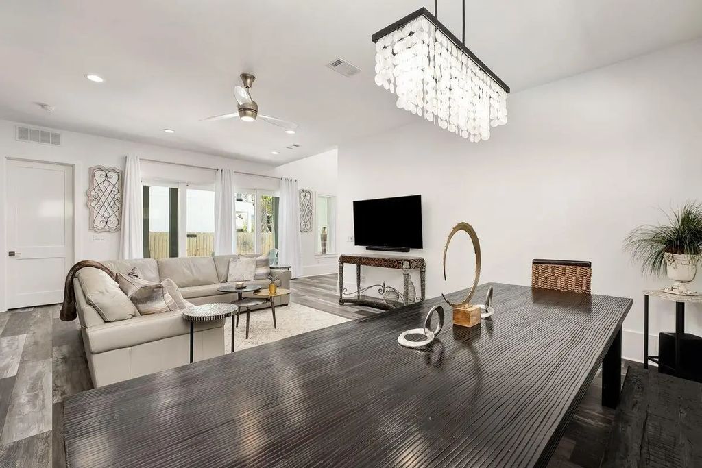 8 of 34 - 28 W Palm Beach Court, Miramar Beach, FL