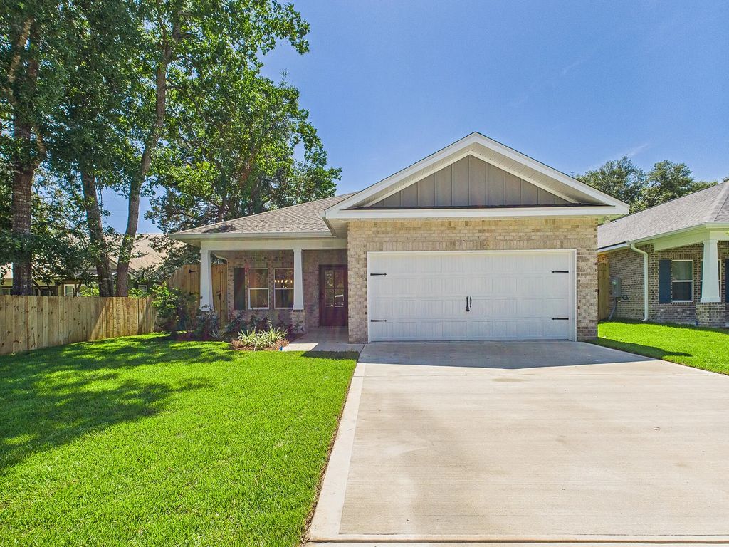 1494 Pine Street, Niceville