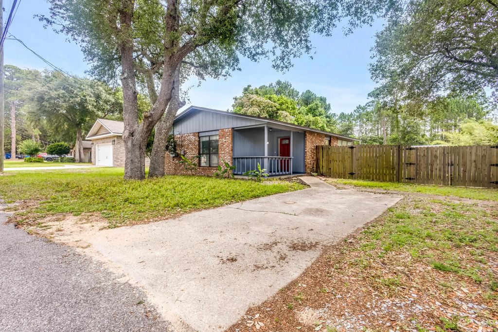 912 Al Hammett Road, Mary Esther