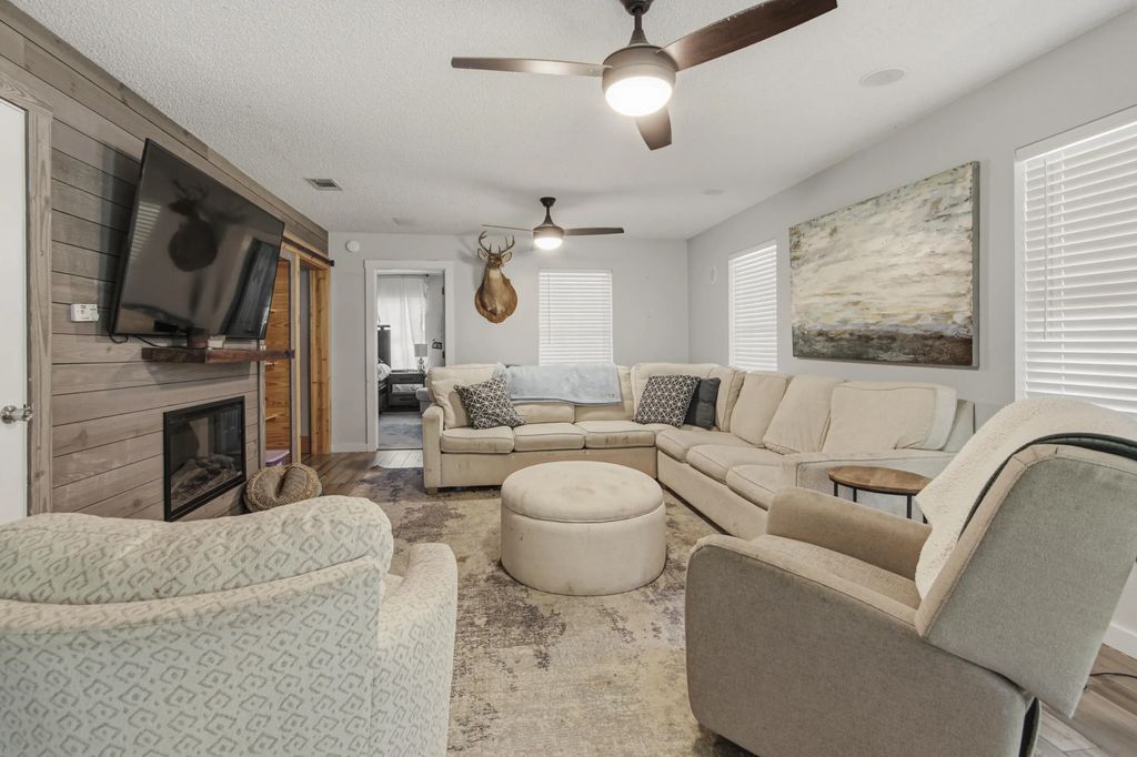 10 of 47 - 264 Johns Lane, Freeport, FL