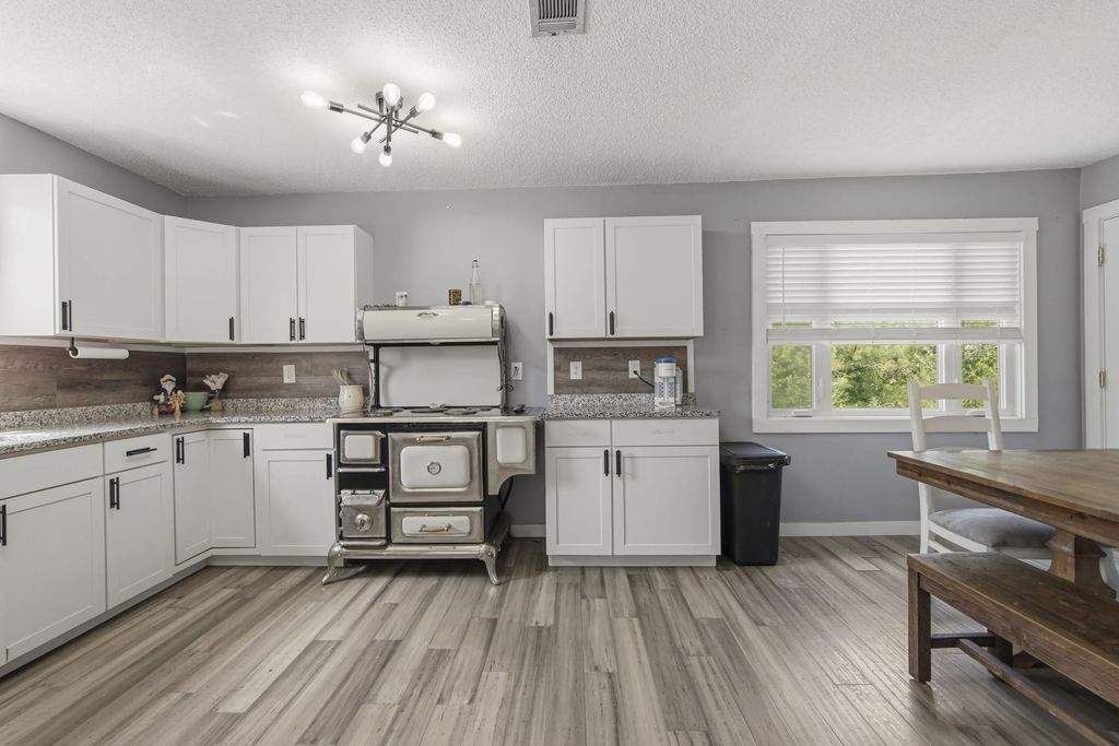 7 of 47 - 264 Johns Lane, Freeport, FL