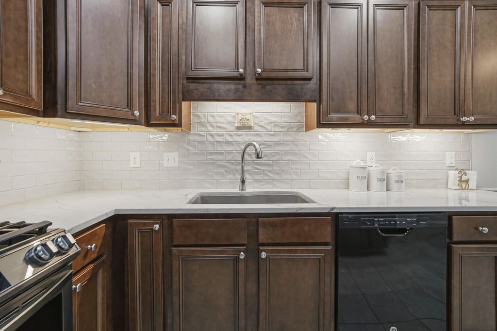 10 of 68 - 240 Whitman Way, Freeport, FL