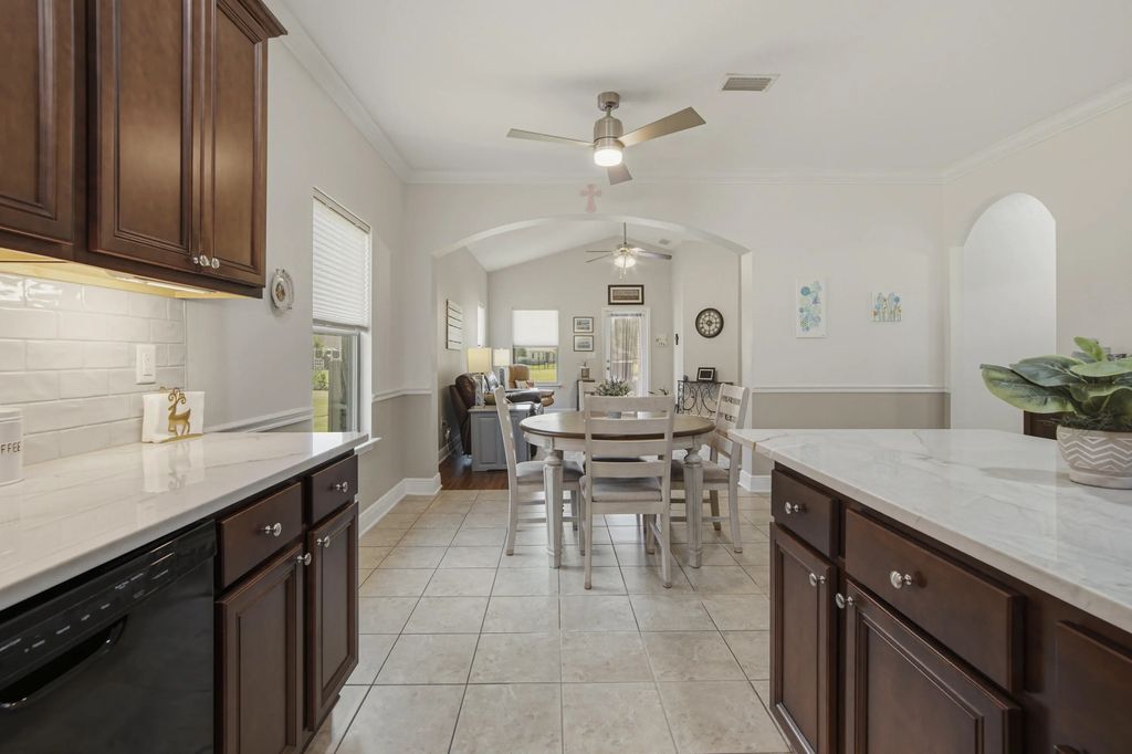12 of 68 - 240 Whitman Way, Freeport, FL