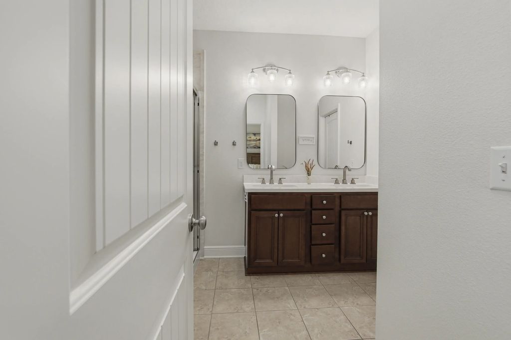 21 of 68 - 240 Whitman Way, Freeport, FL