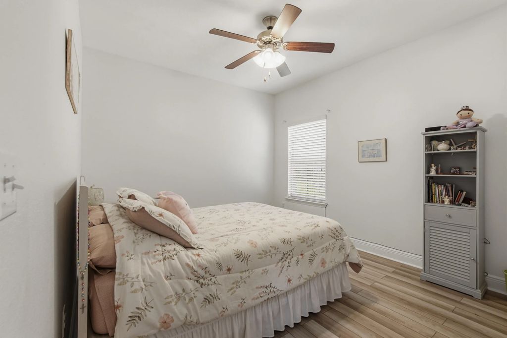 26 of 68 - 240 Whitman Way, Freeport, FL