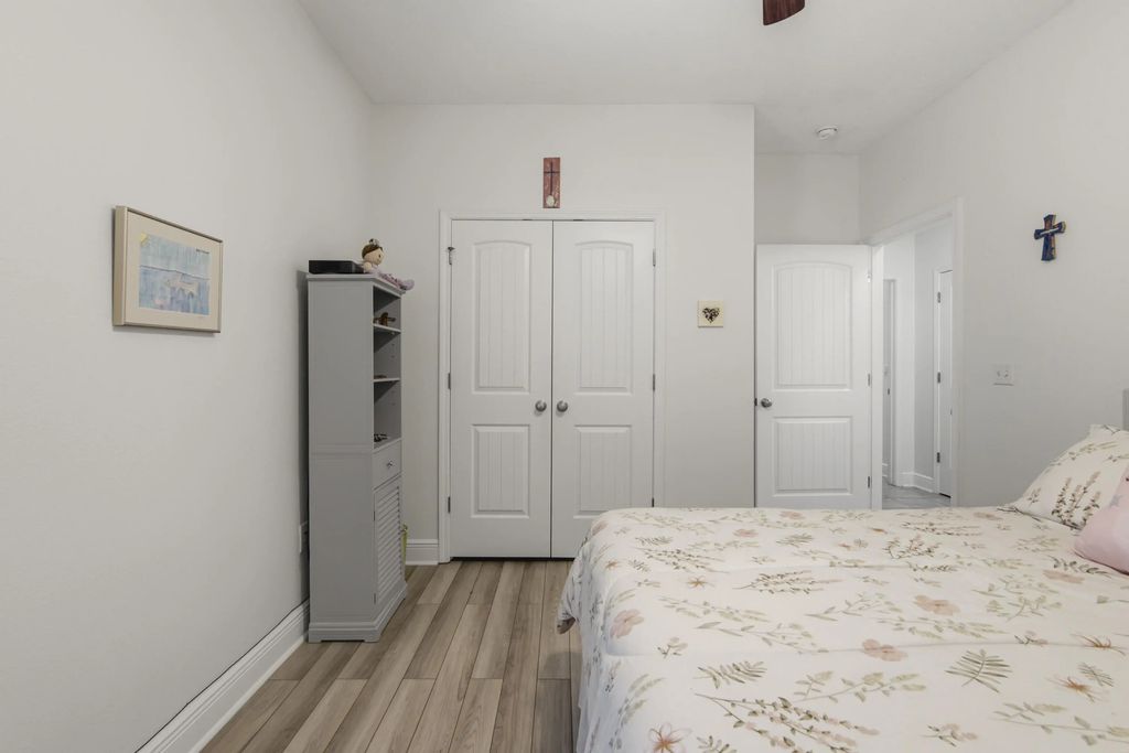 27 of 68 - 240 Whitman Way, Freeport, FL