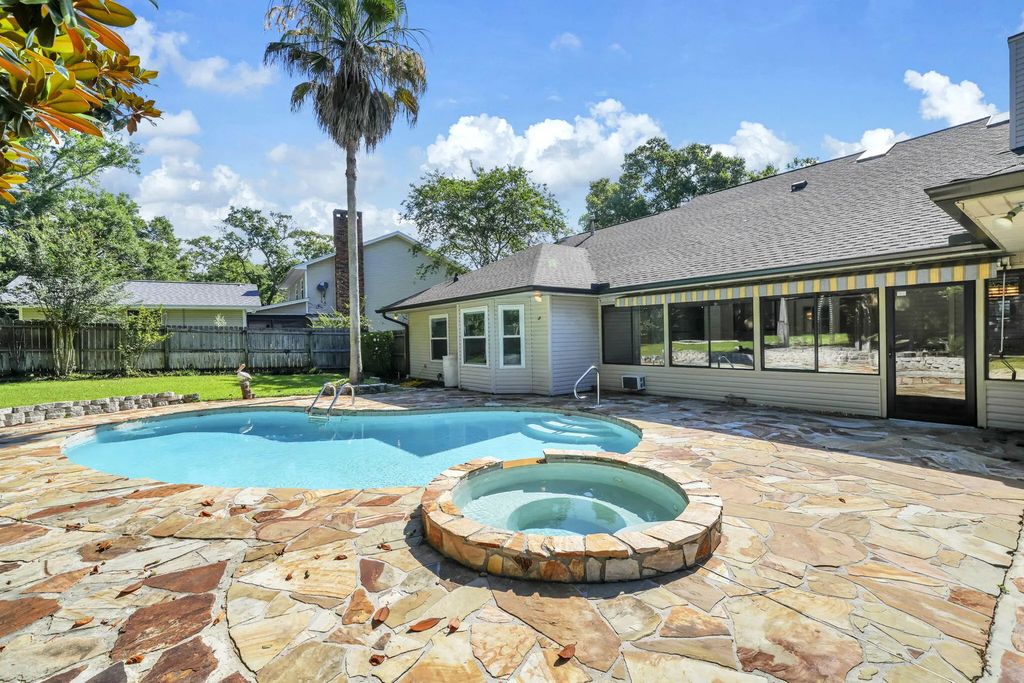 2319 Canal Drive, Niceville