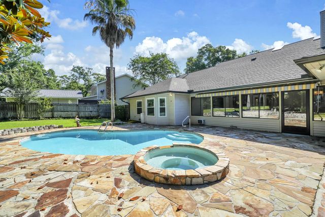 Photo of Listing #1005378