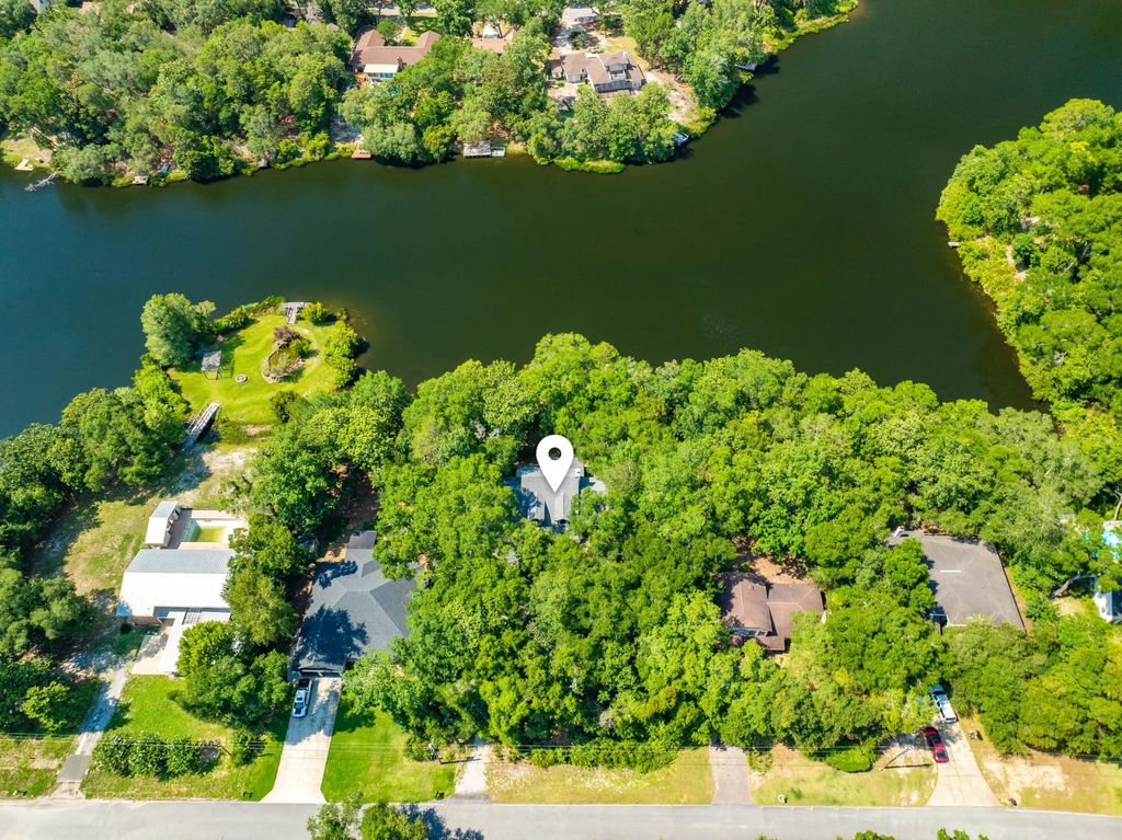 81 of 82 - 31 E Kathy Lane, Freeport, FL