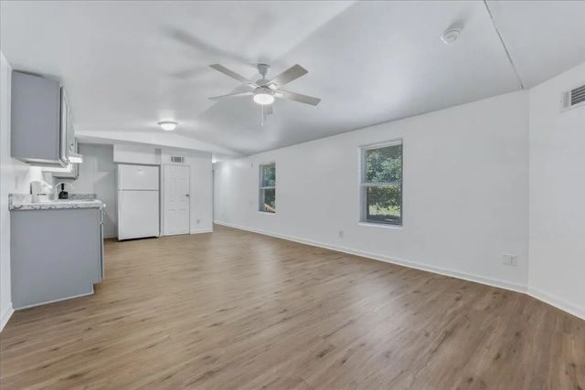 Photo of Listing #1005731