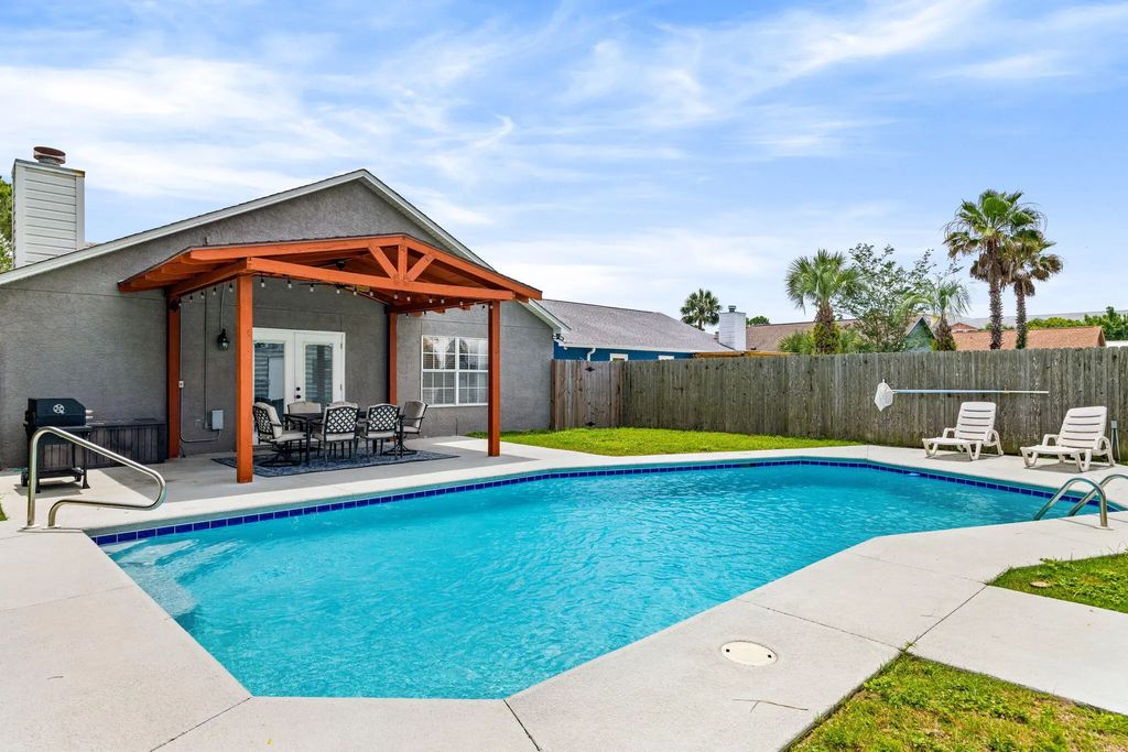 17 of 44 - 1608 Vecuna Circle, Panama City Beach, FL