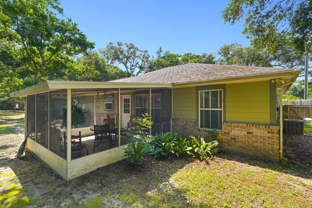 9 of 20 - 117 Will Street, Freeport, FL