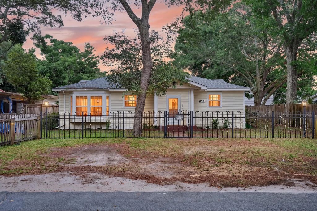 679 Anderson Drive, Fort Walton Beach
