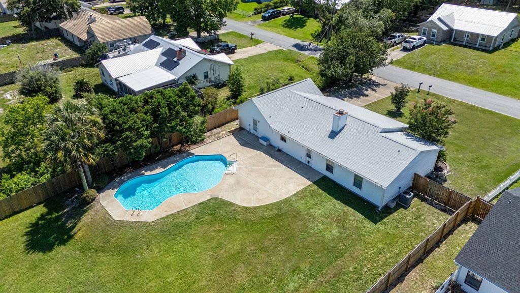 2206 Frontera Street, Navarre
