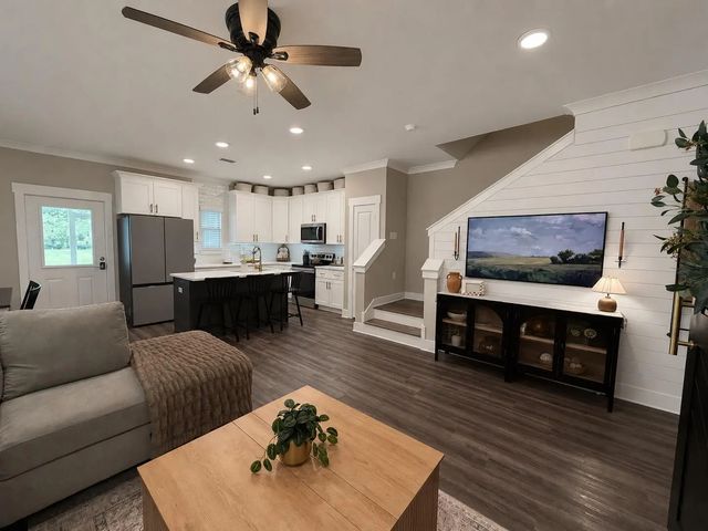 Photo of Listing #1005676