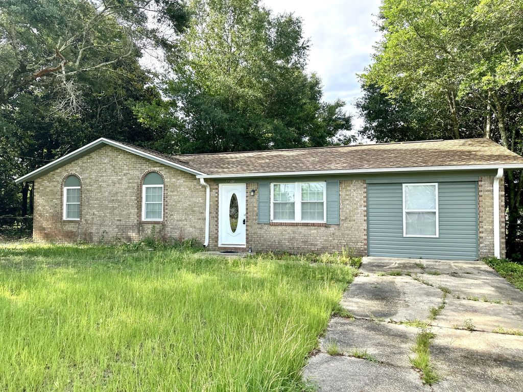 4350 Pine Villa Circle, Pace
