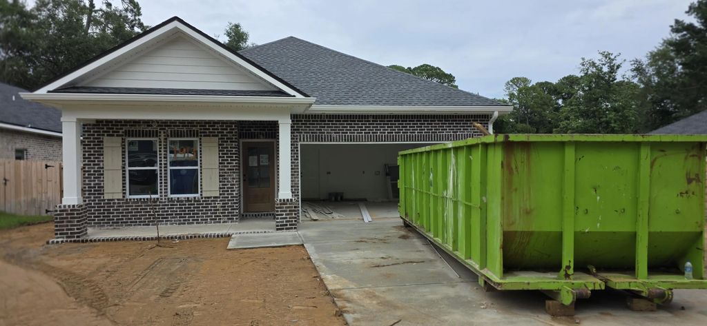 1913 Redwood Avenue, Niceville