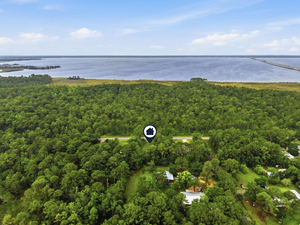 9 of 10 - 363 Jolly Bay Road, Freeport, FL