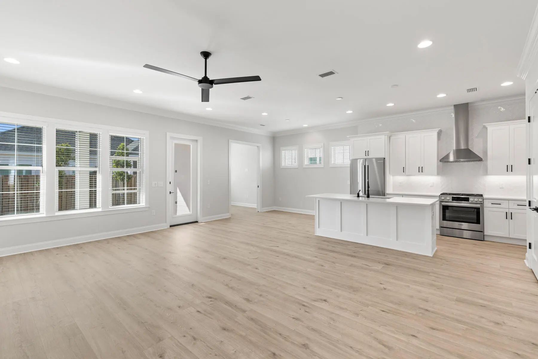 Photo of Listing #1008240