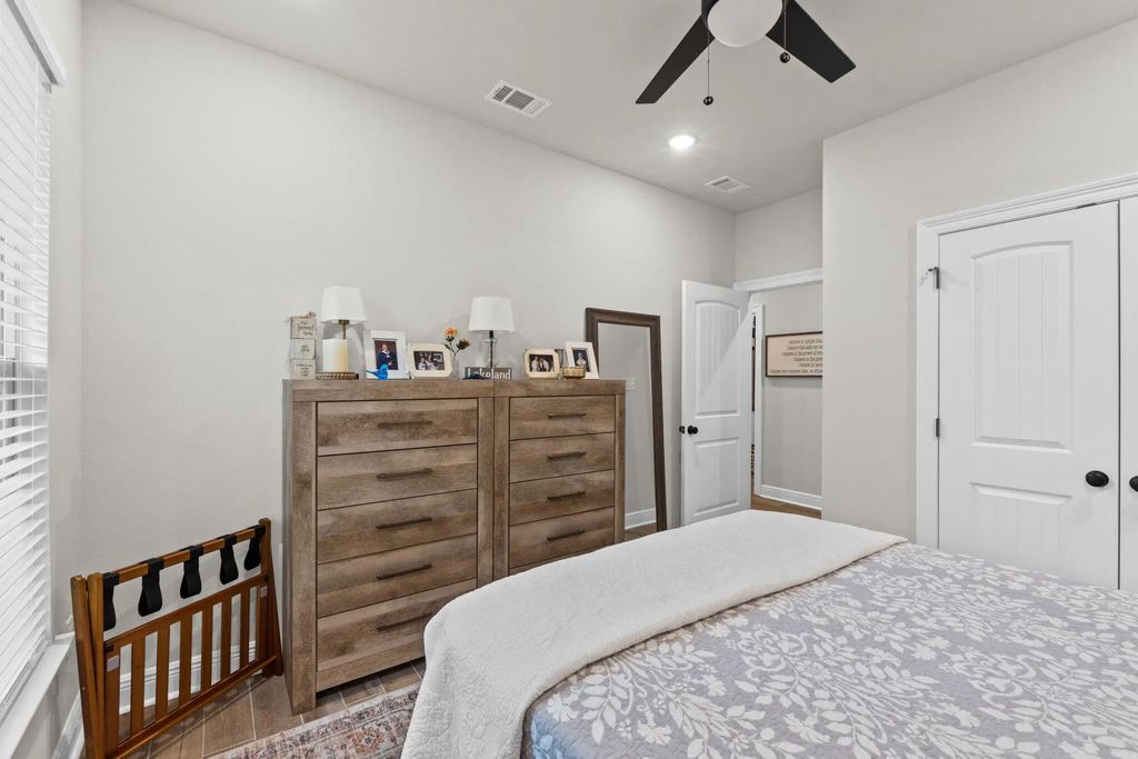 36 of 124 - 518 E Tweet Street, Freeport, FL
