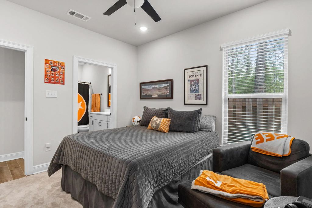 43 of 124 - 518 E Tweet Street, Freeport, FL