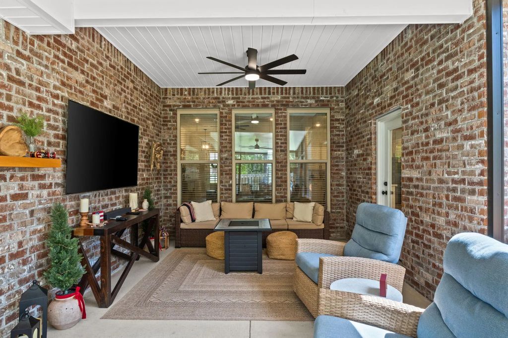 52 of 124 - 518 E Tweet Street, Freeport, FL