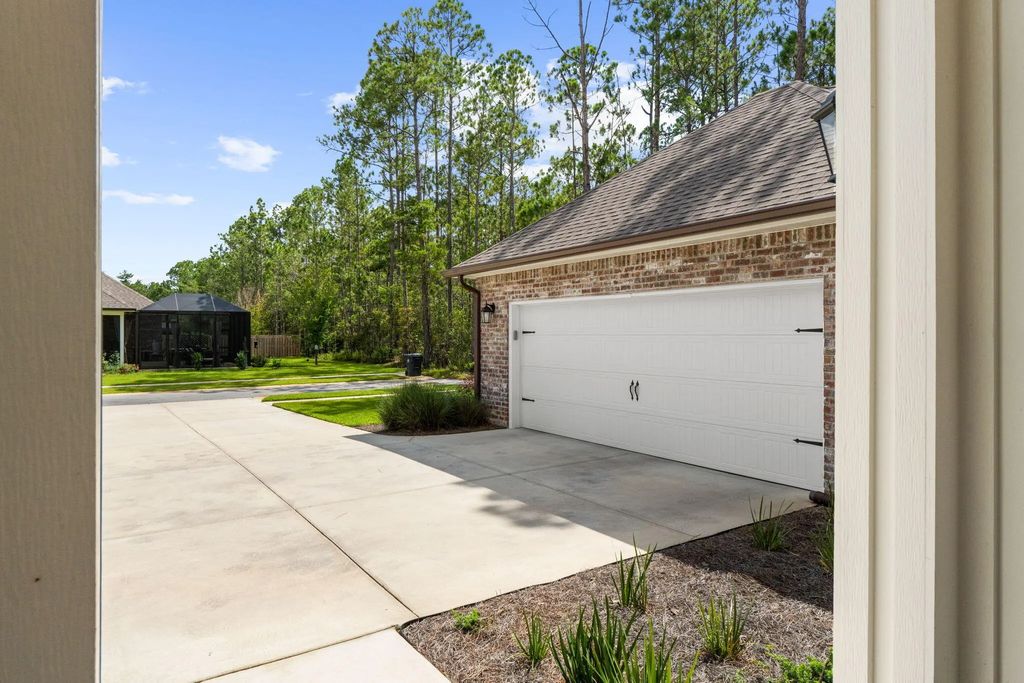62 of 124 - 518 E Tweet Street, Freeport, FL