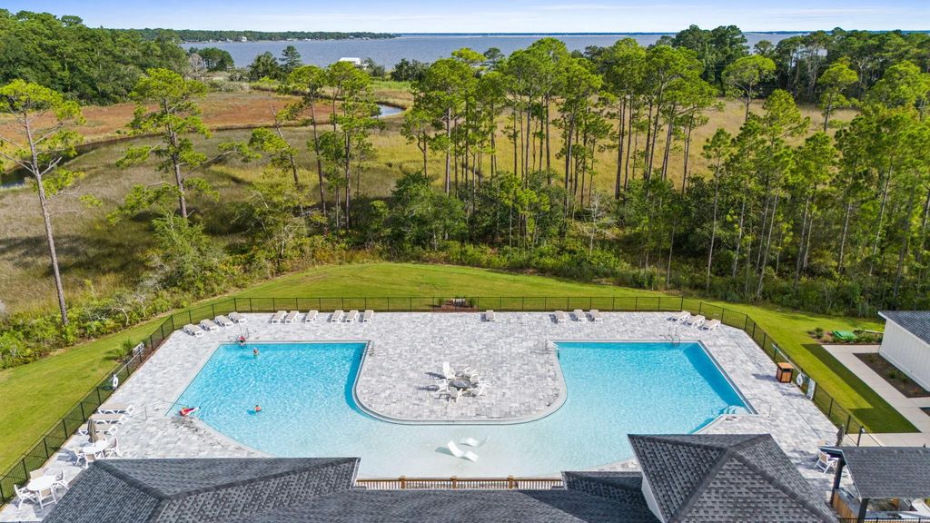 70 of 124 - 518 E Tweet Street, Freeport, FL