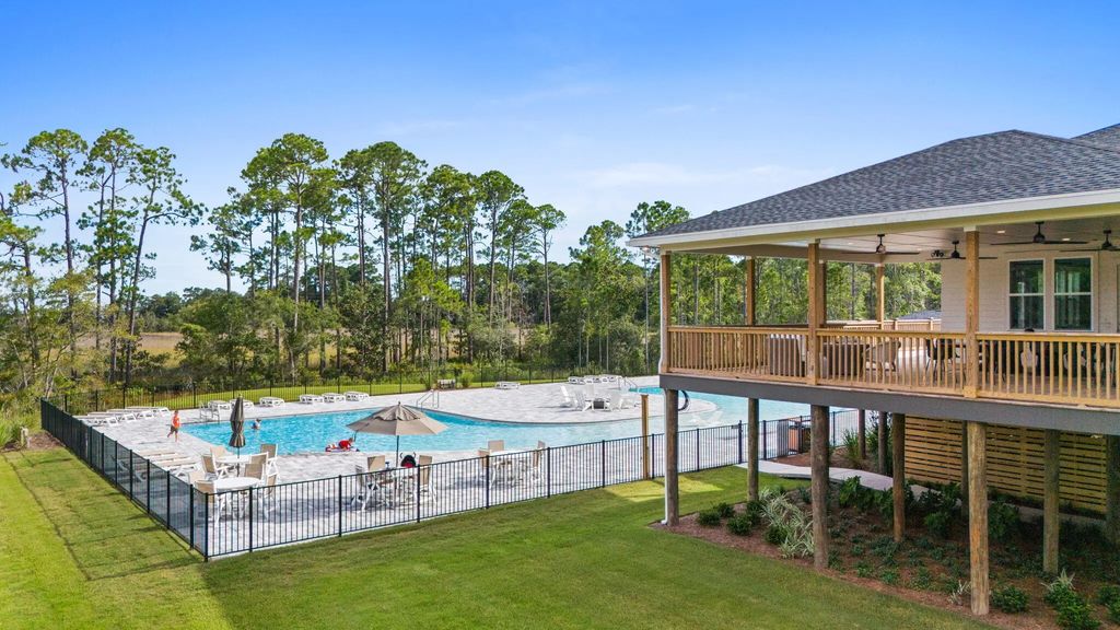 71 of 124 - 518 E Tweet Street, Freeport, FL