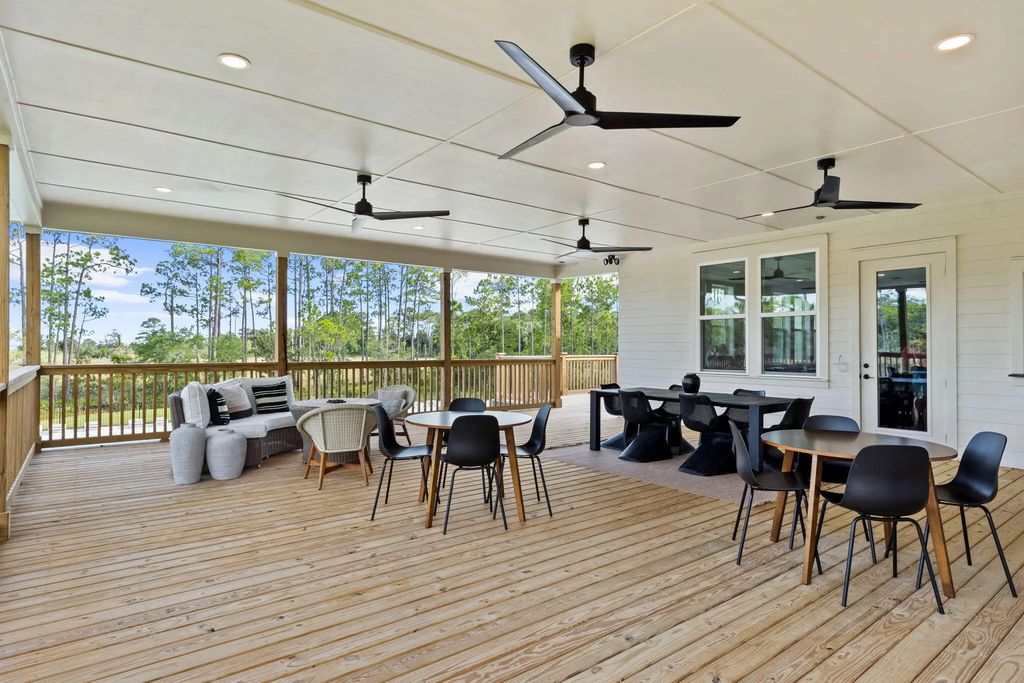 86 of 124 - 518 E Tweet Street, Freeport, FL