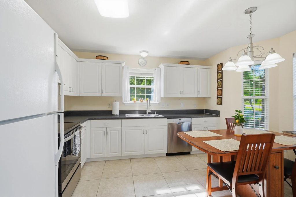 10 of 31 - 120 Magnolia Landing Drive, Freeport, FL