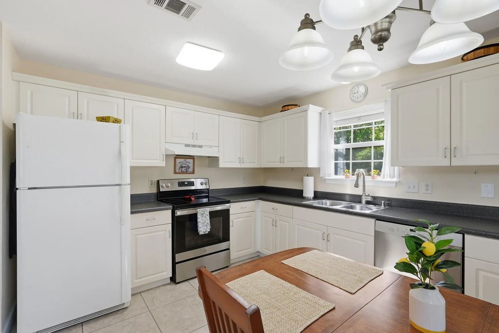 13 of 31 - 120 Magnolia Landing Drive, Freeport, FL