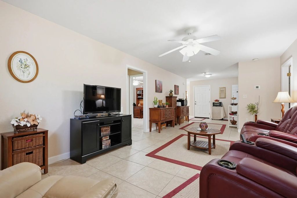 9 of 31 - 120 Magnolia Landing Drive, Freeport, FL