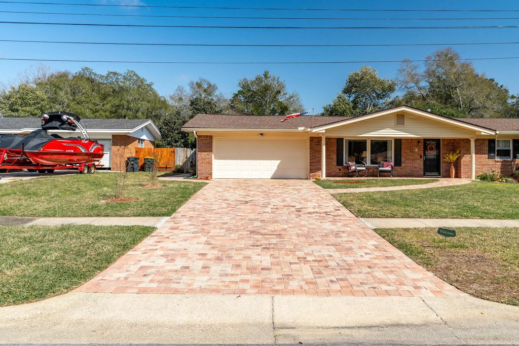 666 Ne Fairway Avenue, Fort Walton Beach