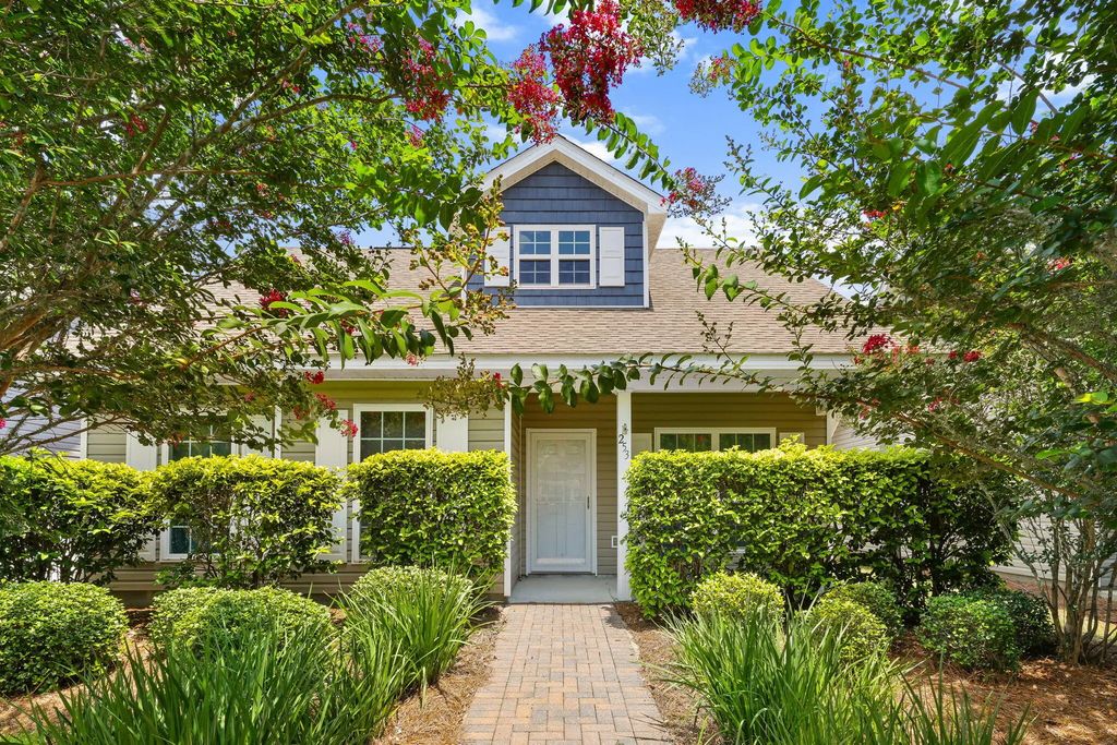 253 Nelly Street, Freeport