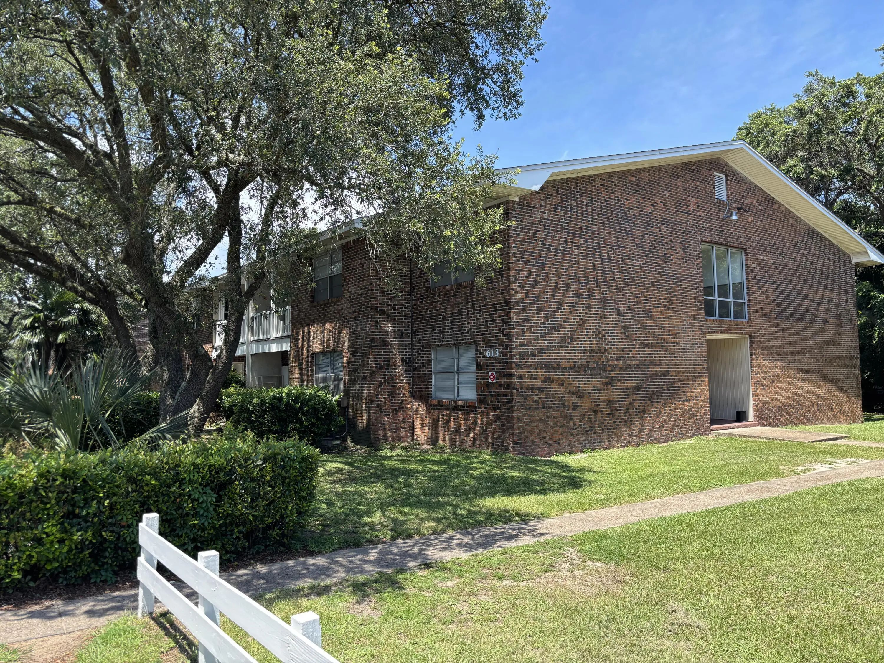 Photo of Listing #1006242