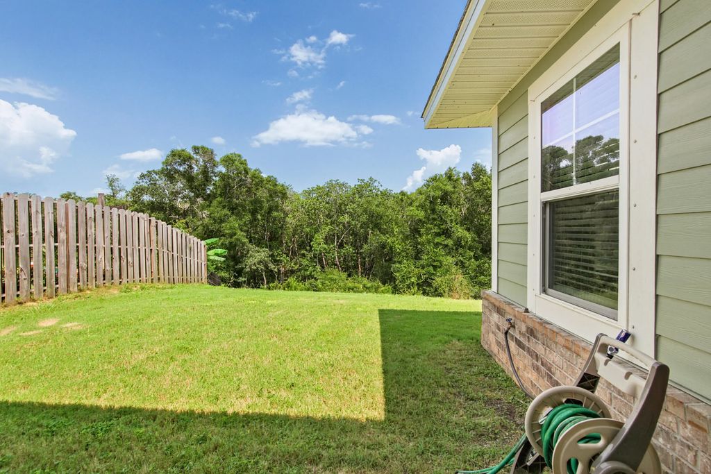 19 of 24 - 667 Alleyoak Lane, Freeport, FL