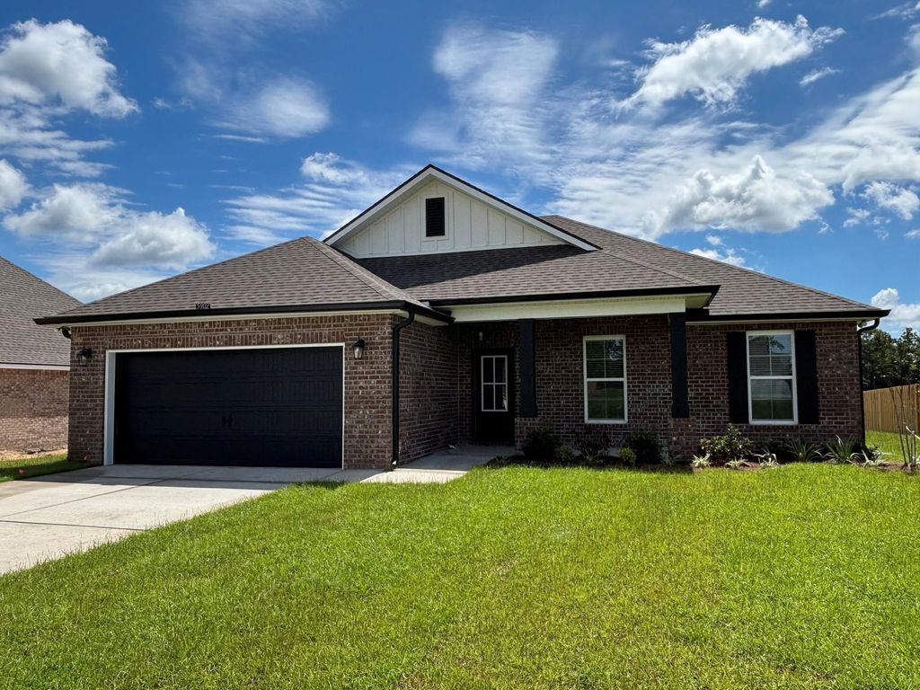 5902 Luckenbach Lane, Crestview