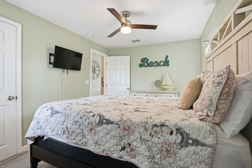 15 of 42 - 5616 Pinetree Avenue, Panama City Beach, FL