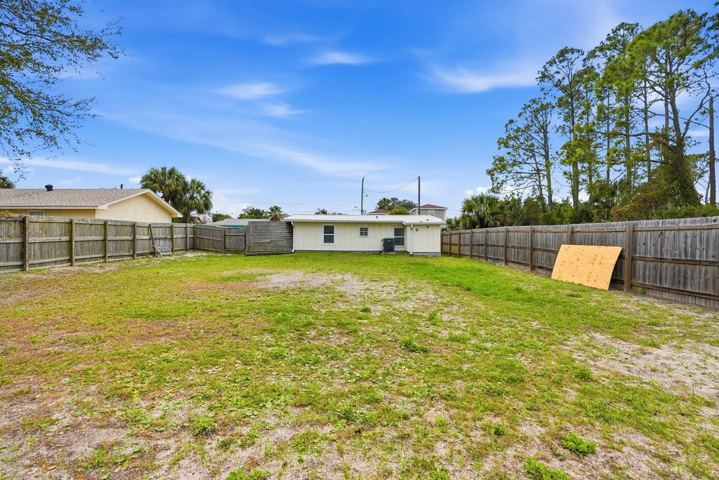 28 of 42 - 5616 Pinetree Avenue, Panama City Beach, FL