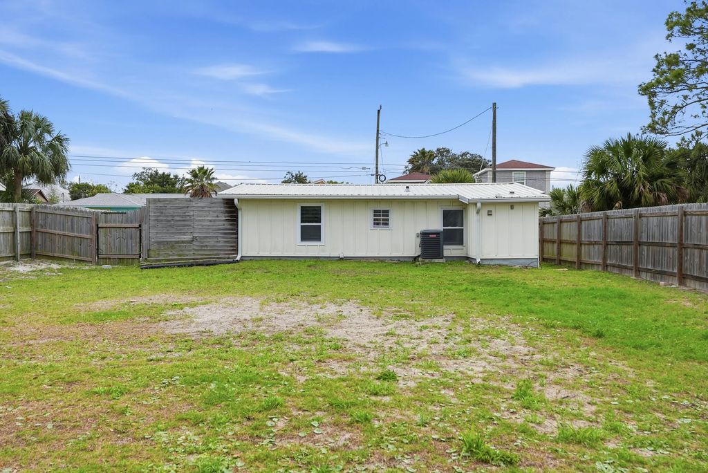 29 of 42 - 5616 Pinetree Avenue, Panama City Beach, FL