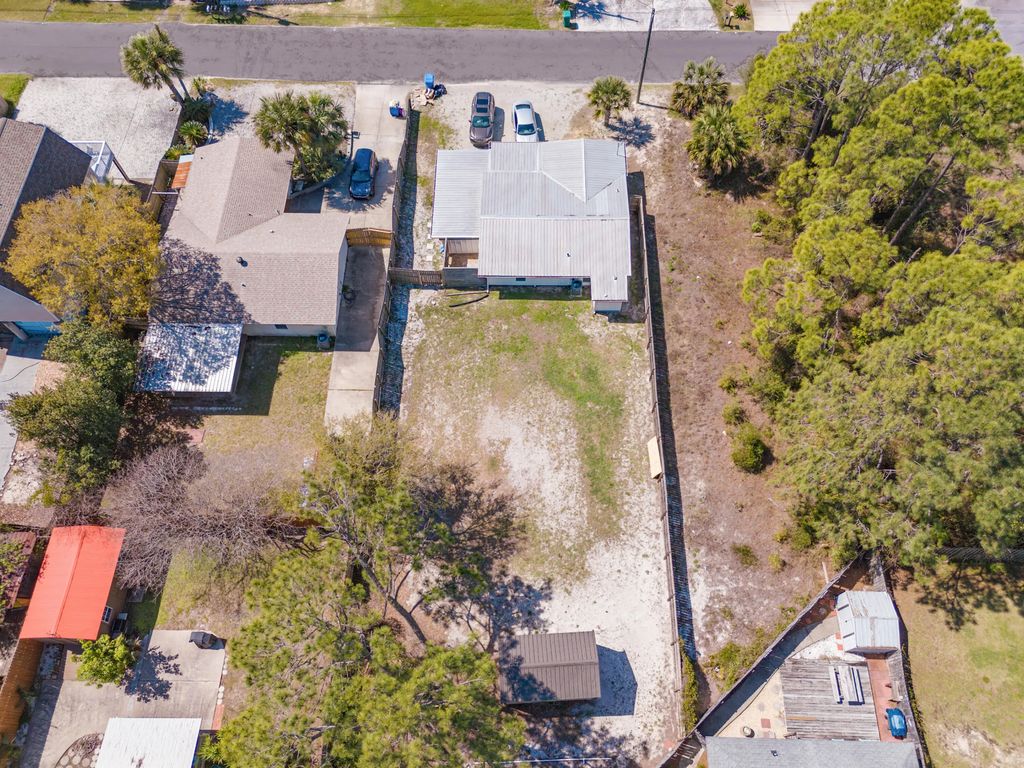 37 of 42 - 5616 Pinetree Avenue, Panama City Beach, FL