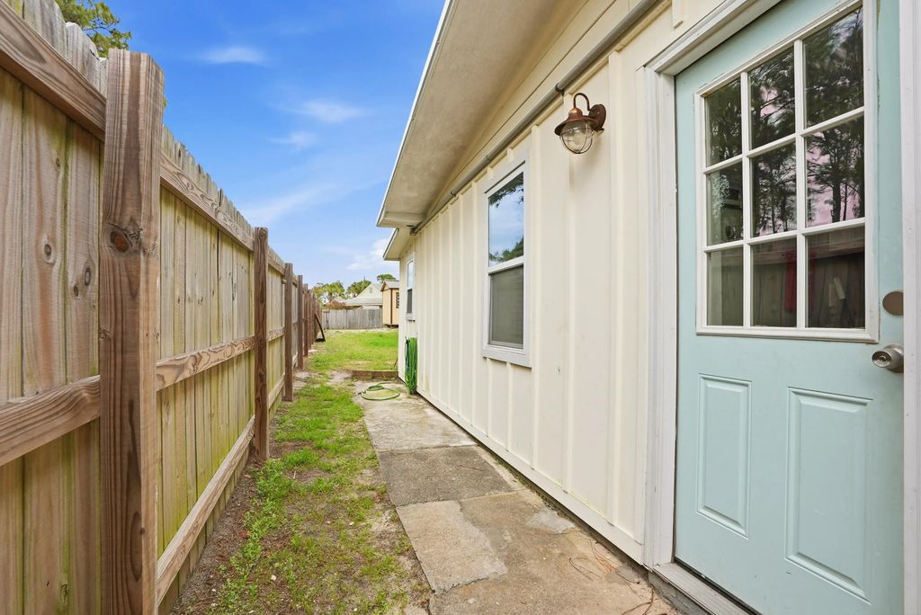 38 of 42 - 5616 Pinetree Avenue, Panama City Beach, FL