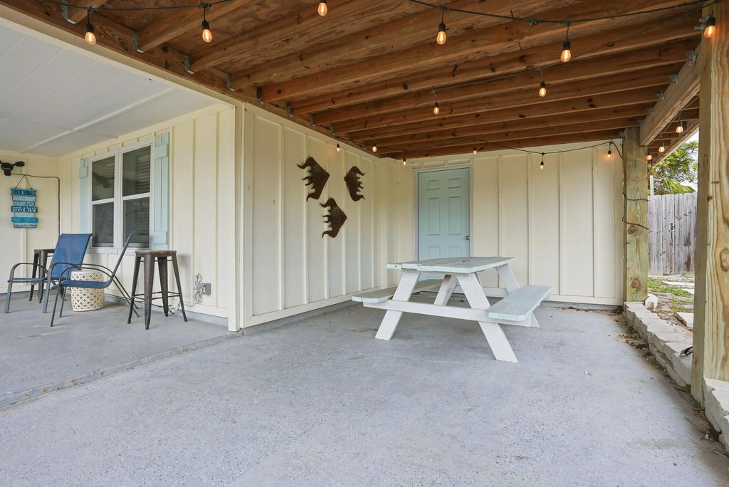 8 of 42 - 5616 Pinetree Avenue, Panama City Beach, FL