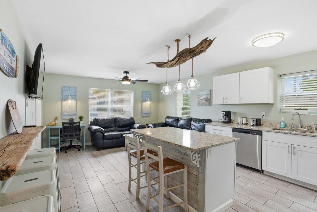 9 of 42 - 5616 Pinetree Avenue, Panama City Beach, FL