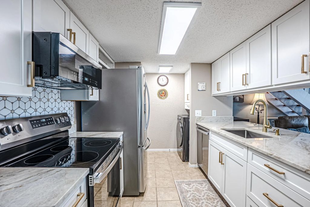 14 of 64 - 6909 N Lagoon Drive Unit E2, Panama City Beach, FL