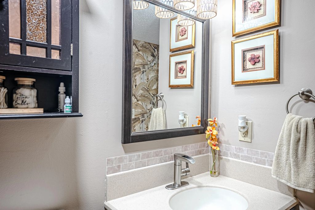 22 of 64 - 6909 N Lagoon Drive Unit E2, Panama City Beach, FL