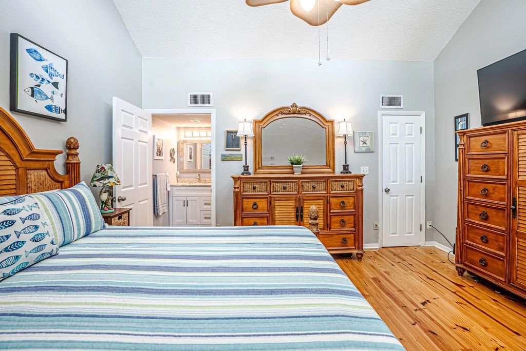 29 of 64 - 6909 N Lagoon Drive Unit E2, Panama City Beach, FL