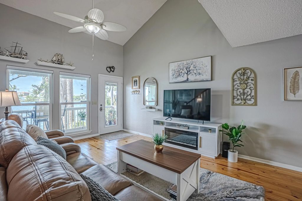 9 of 64 - 6909 N Lagoon Drive Unit E2, Panama City Beach, FL