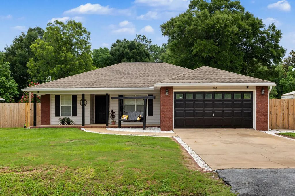 6107 Old Hickory Road, Crestview